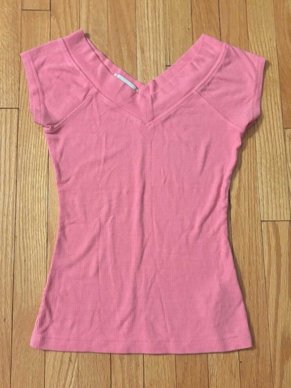 BDG Shannen Pink Ribbed V-Neck Fitted Top - Urban Outfitters